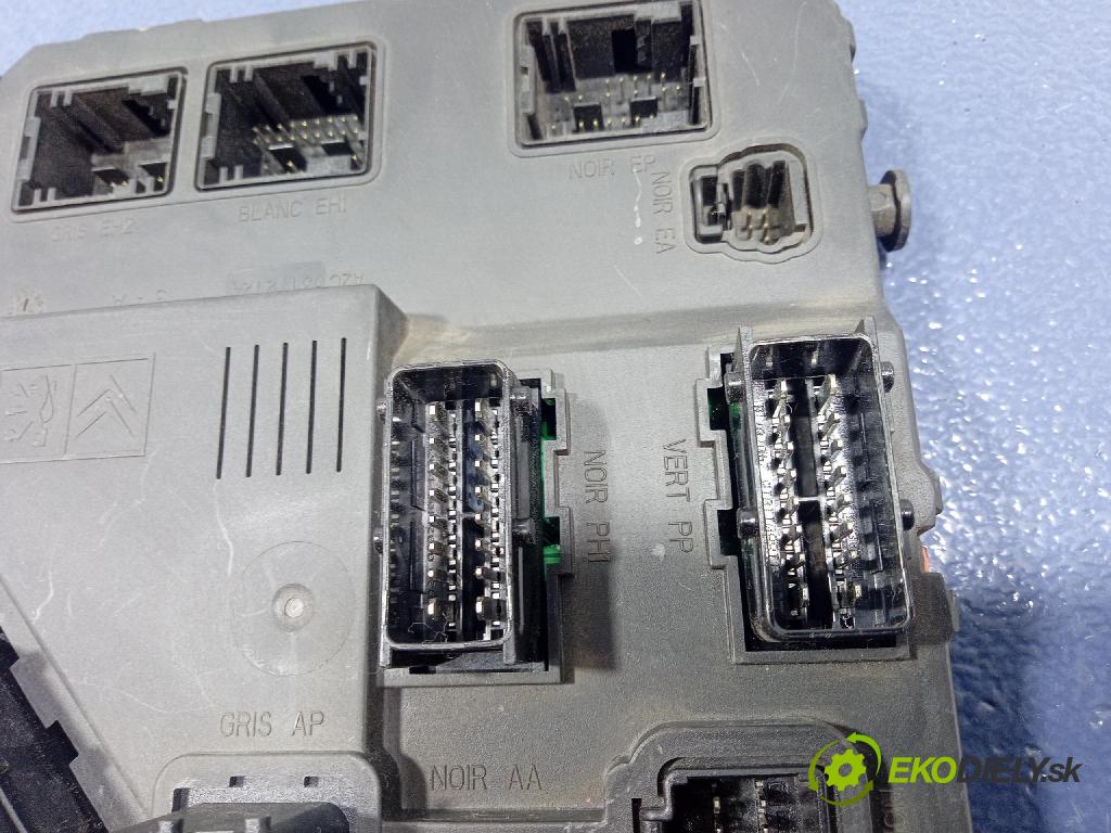 Citroen Berlingo 0 skříňka Pojistky 9657999680