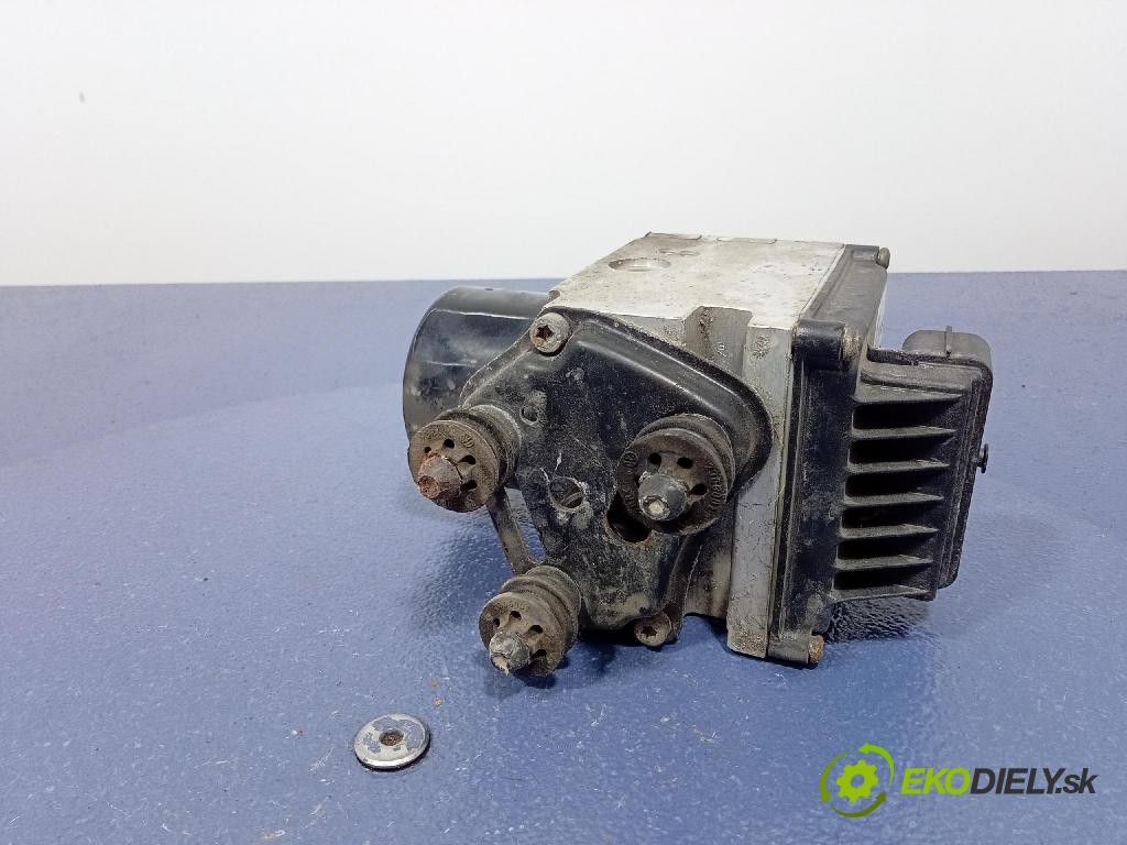 Volkswagen Passat 2006 čerpadlo ABS x 3C0614095P