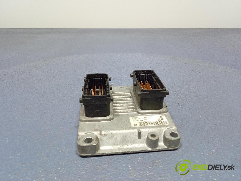 Opel Zafira 2002 riadiaca jednotka Motor: 24461886