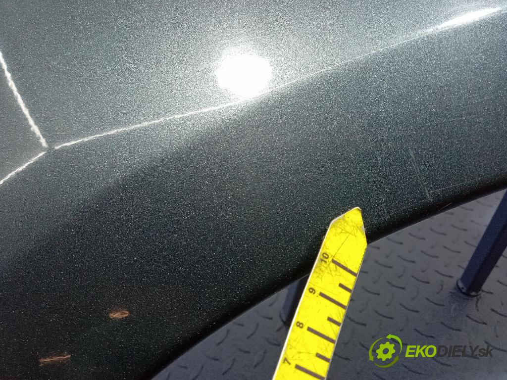 Mitsubishi Outlander 2004 blatnik před v pravo: