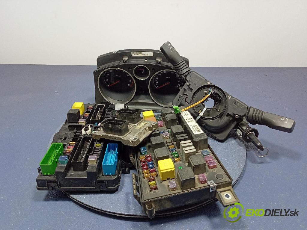 Opel Astra 2004 riadiaca jednotka Motor: 24420562