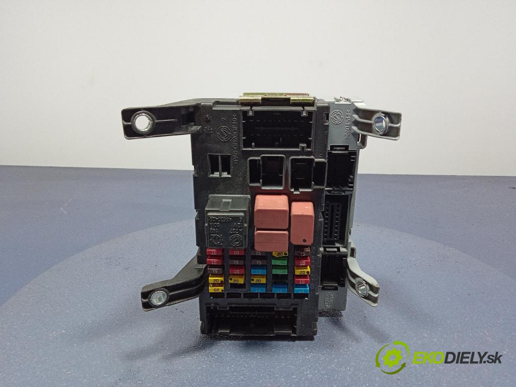 Fiat Albea 2006 riadiaca jednotka Motor: 51779527