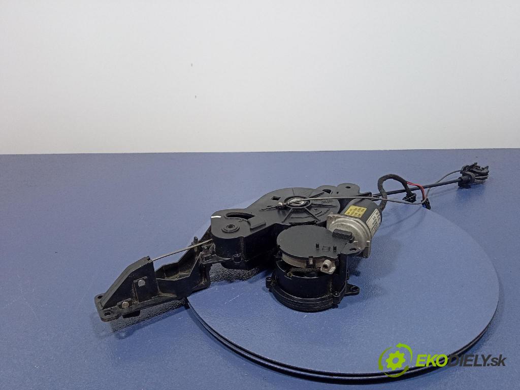 Peugeot 807 2007 zámek dveře Zad: v pravo: 16835852