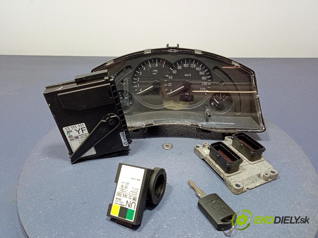 Opel Meriva-a 2005 řídící jednotka Motor: 55353613