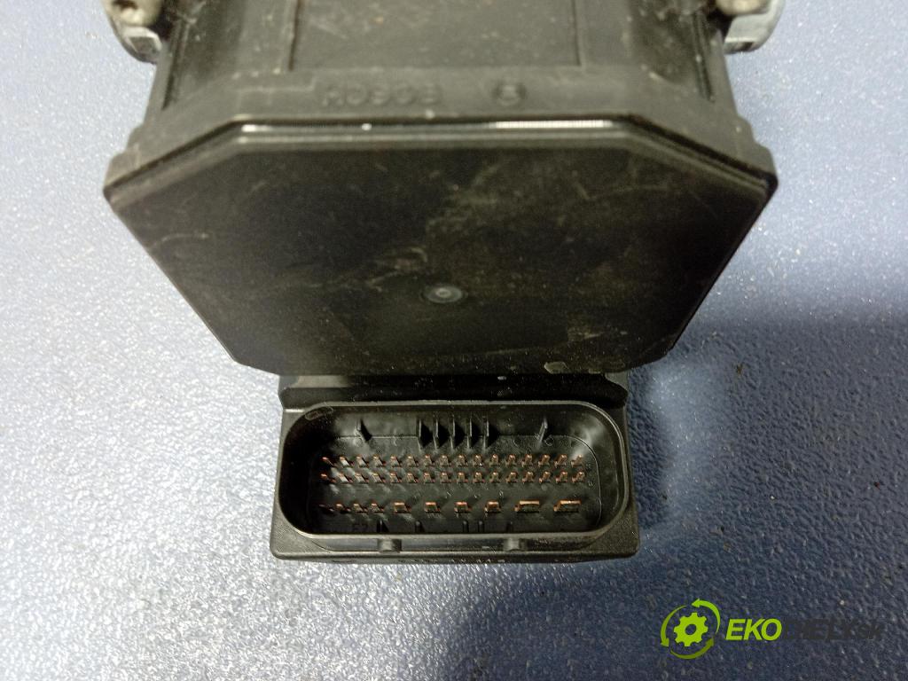 Audi A4 2004 čerpadlo ABS x 8E0614517