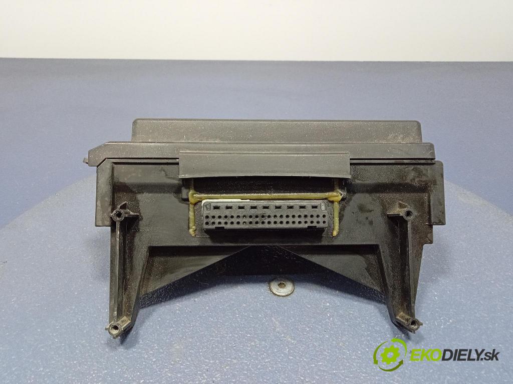 Jeep Grand cherokee 2005 skříňka Pojistky 04692071AB