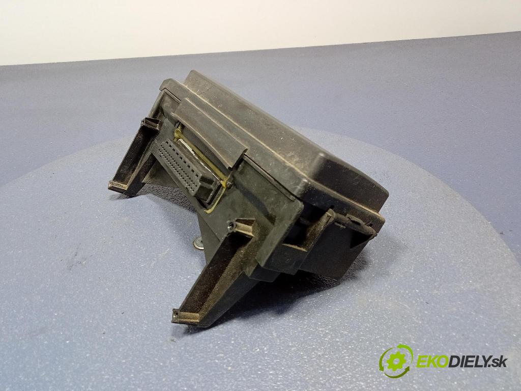 Jeep Grand cherokee 2005 skříňka Pojistky 04692071AB