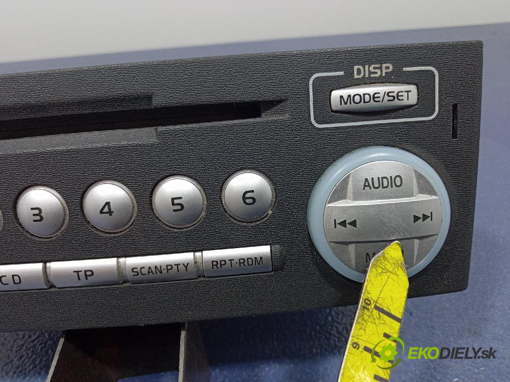 Mitsubishi Colt 2004 Radio I Navigace: MR587702HA