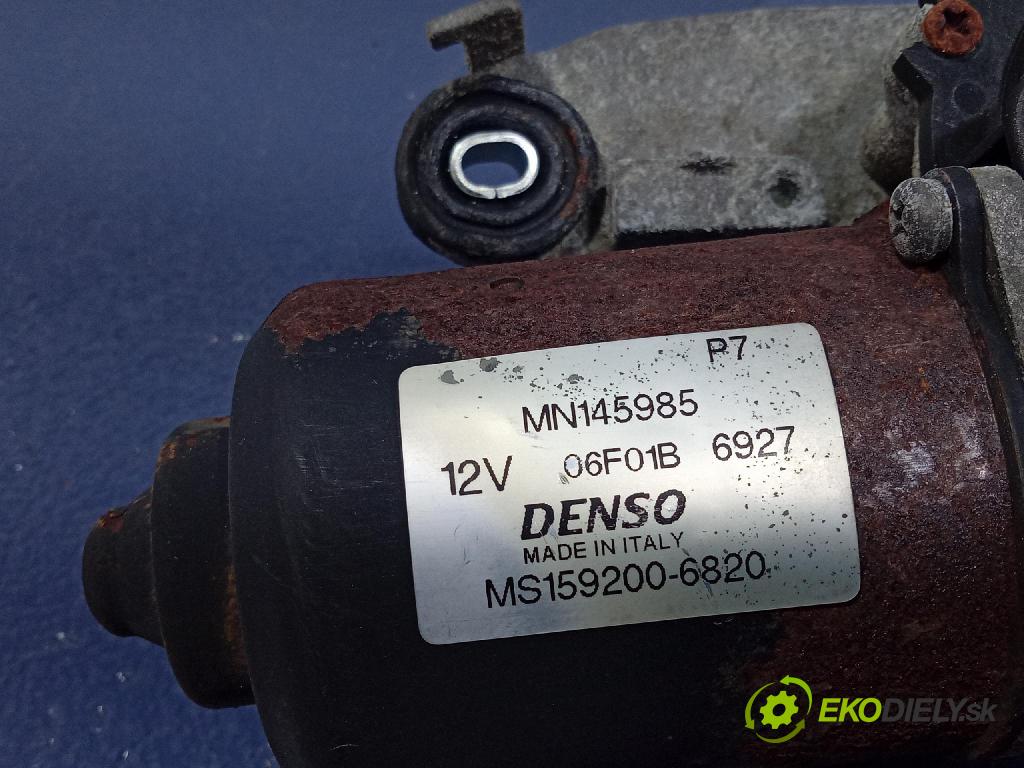Mitsubishi Colt 2004 mechanismus motorek Stěrače: před MN145985