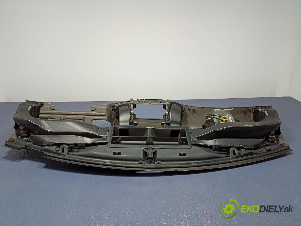 Jeep Grand cherokee 2005 kokpit,přistrojova deska D05843019HV