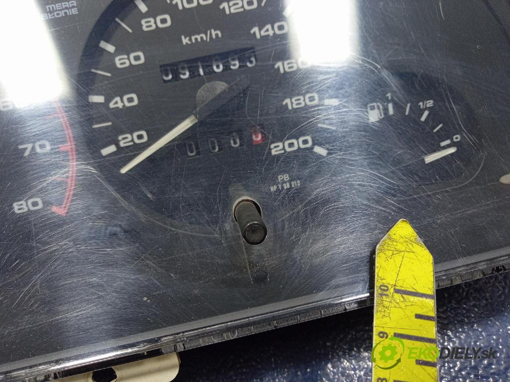 Polonez Caro 1.6 kat 2000 Přístrojová deska 125KB3A9000