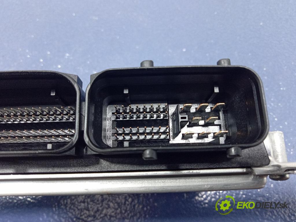 Vw Passat 2003 riadiaca jednotka Motor: 4B0906018DH