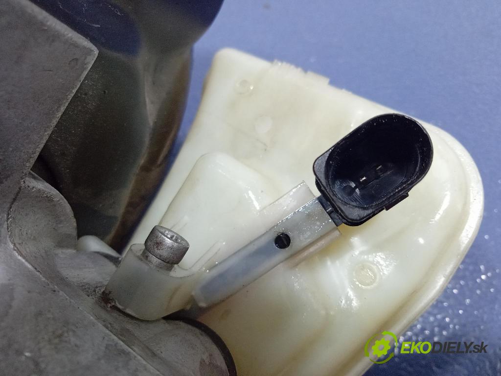 Audi A4 2001 servo Brzdní: 8E0612107J