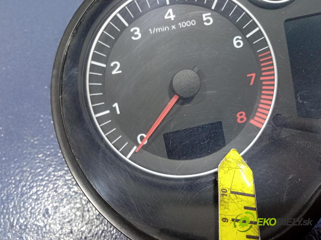 Audi A3 2003 Přístrojová deska 8P0920930D