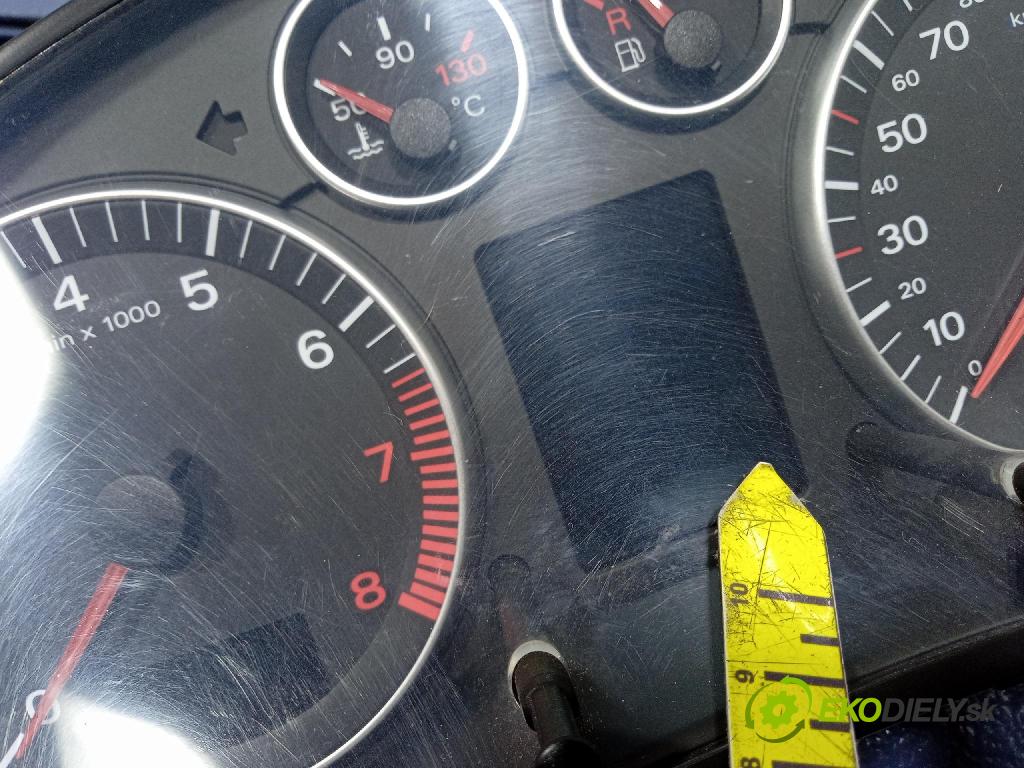 Audi A3 2003 Přístrojová deska 8P0920930D