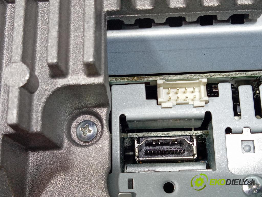 Audi A3 2003 Radio I Navigácia: AVH-X8500BT