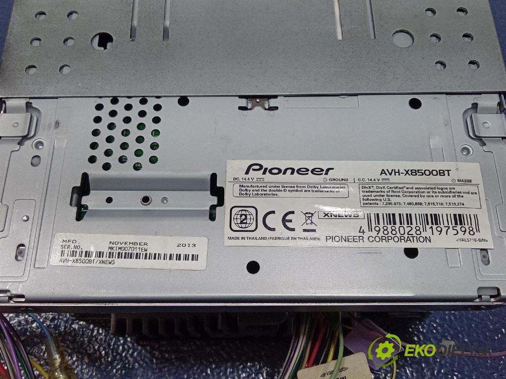 Audi A3 2003 Radio I Navigácia: AVH-X8500BT