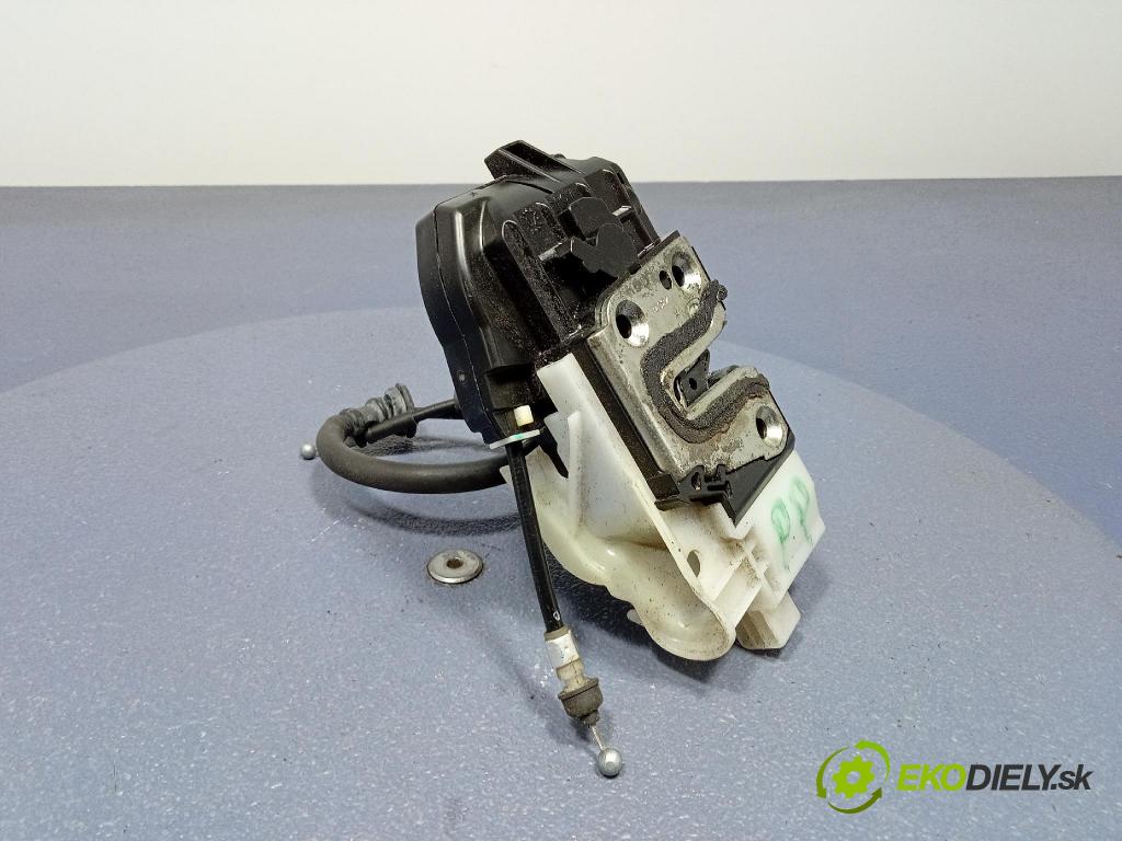 Kia Cee\'d 2008 zámek dveře před v pravo: