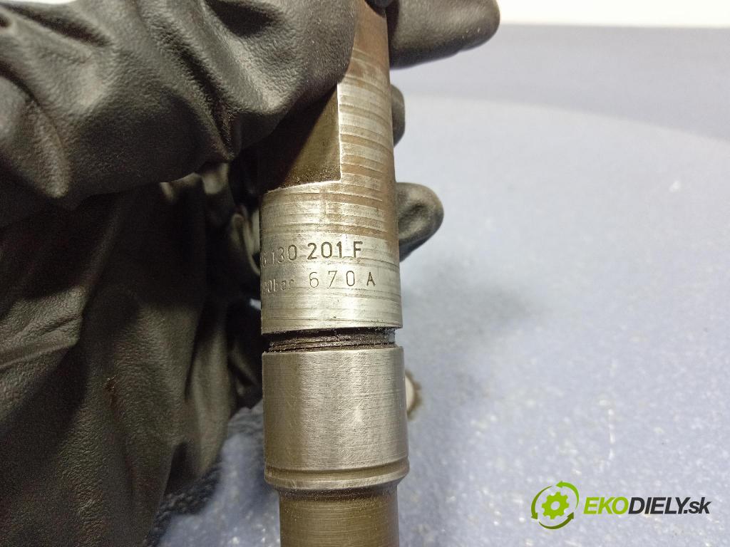 Audi A6 1997 vstrek 046130201F