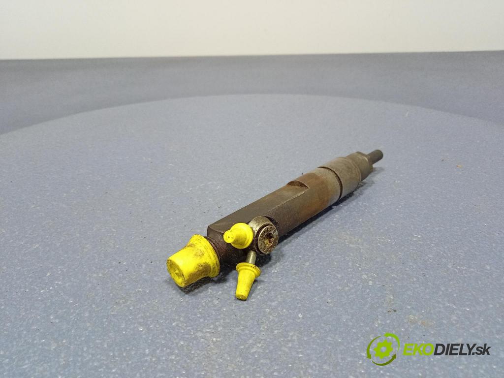 Audi A6 1997 vstrek 046130201F