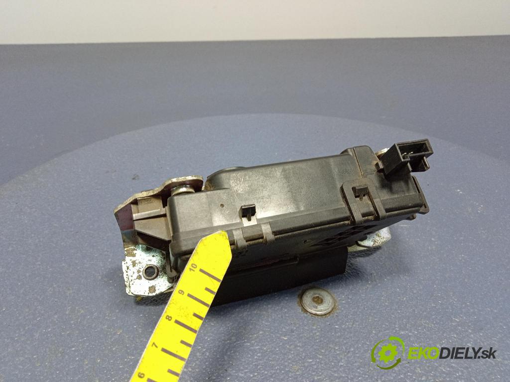 Opel Astra station 2011 zámek Klapky: kufr 13117285