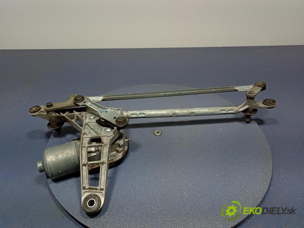 Audi A4 2016 mechanismus motorek Stěrače: před 8W1955023A