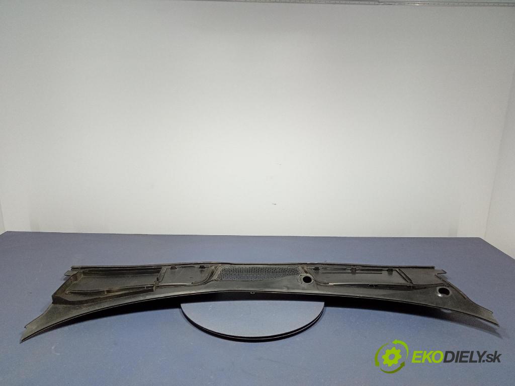 Audi A4 2016 torpédo 8W1819403