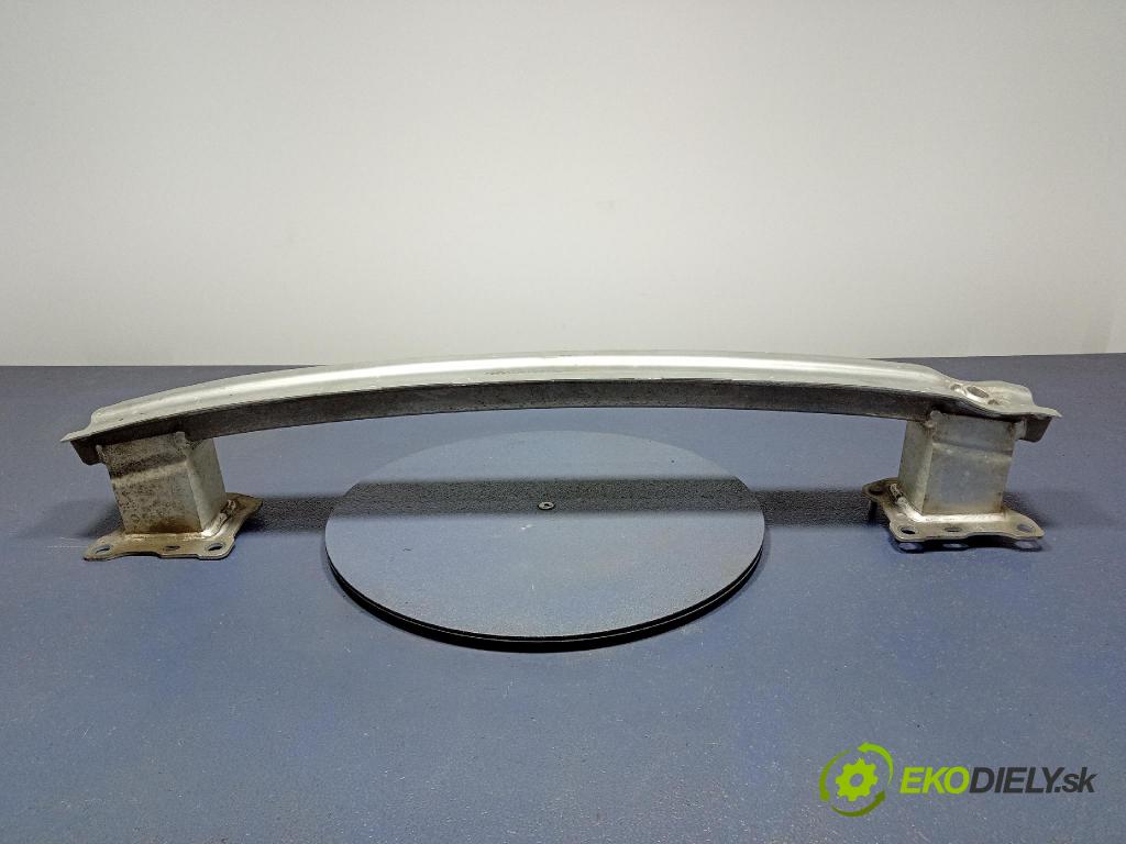 Audi A4 2016 výztuha narazník Zad: 8W0807309