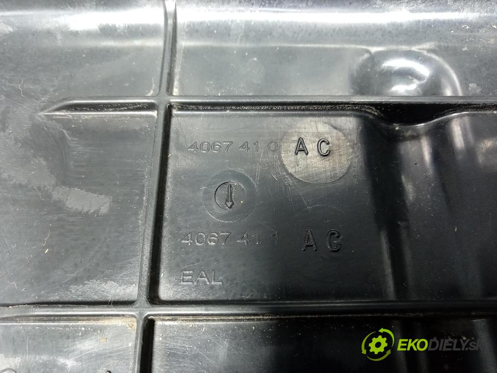 Audi A4 2016 Nádrž: AdBlue: 8W0131878AC