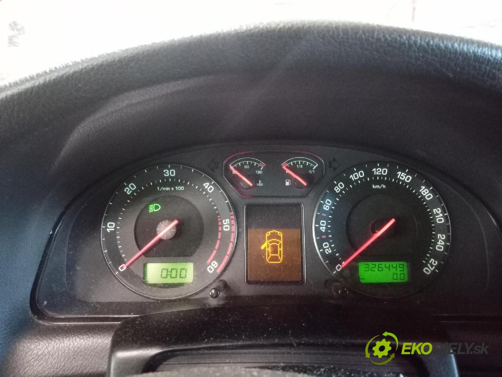 Skoda Superb 2007 Přístrojová deska 88311322