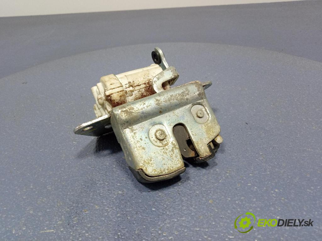 Fiat Croma 2005 zámek Klapky: kufr