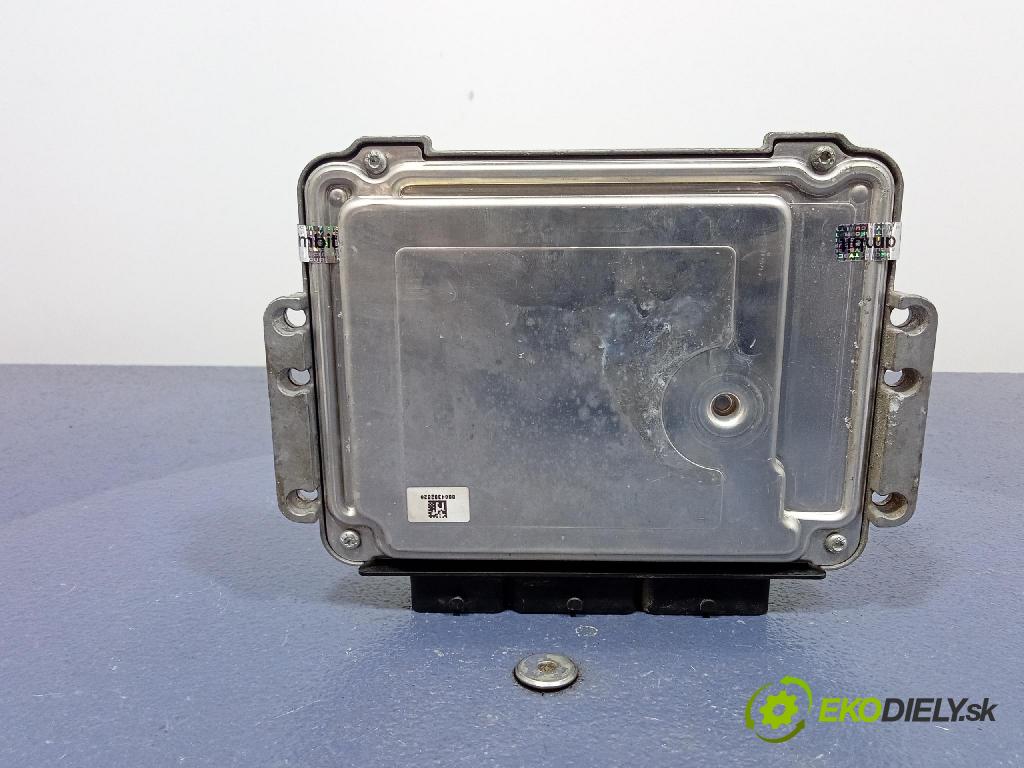 Renault Trafic 2010 riadiaca jednotka Motor: 8200635663
