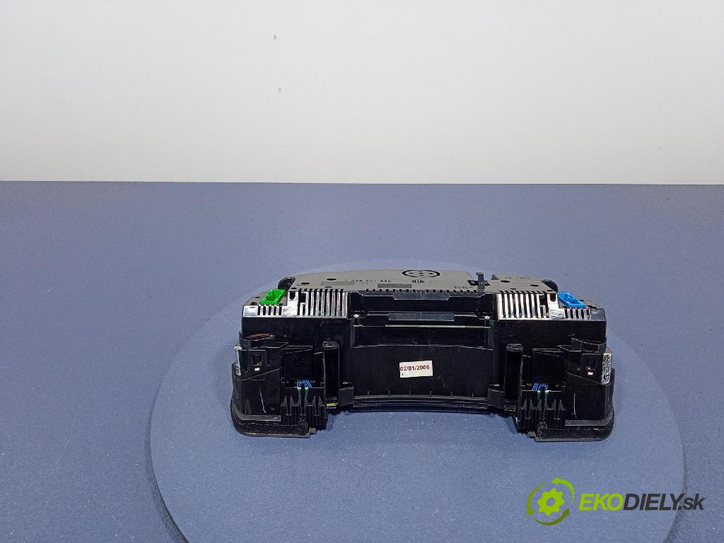 Audi A4 2006 Přístrojová deska 0263626090