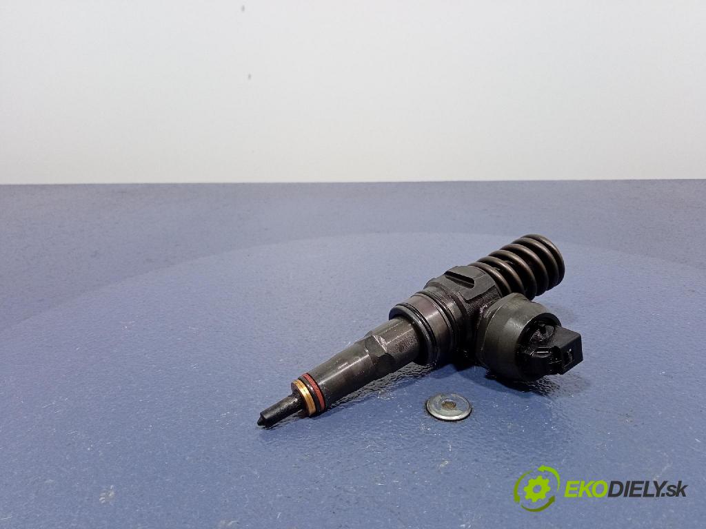 Audi A4 2006 vstrek 038130073BJ
