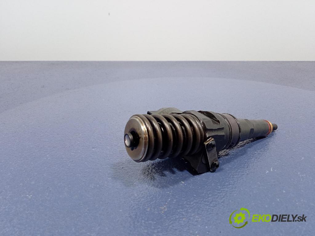 Audi A4 2006 vstrek 038130073BJ