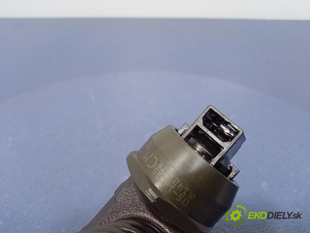 Audi A4 2006 vstrek 038130073BJ