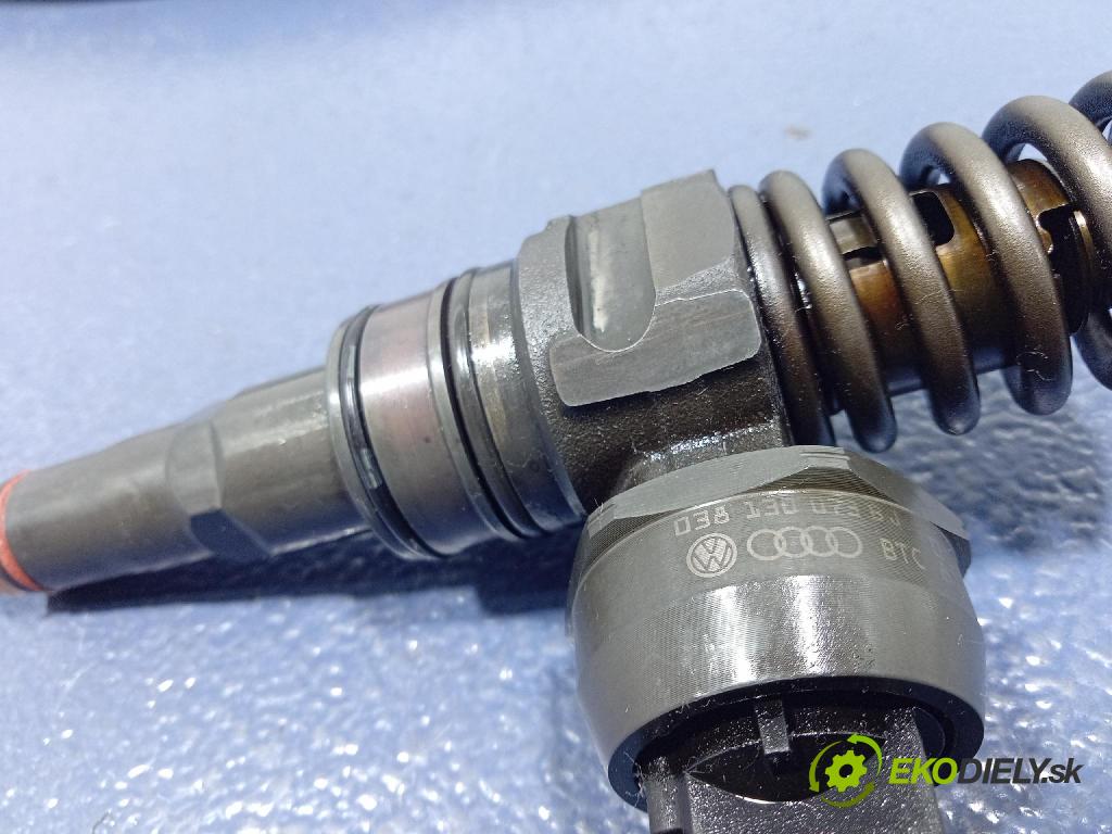 Audi A4 2006 vstrek 038130073BJ