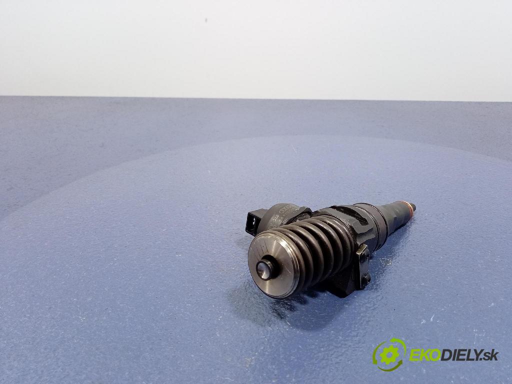 Audi A4 2006 vstrek 038130073BJ