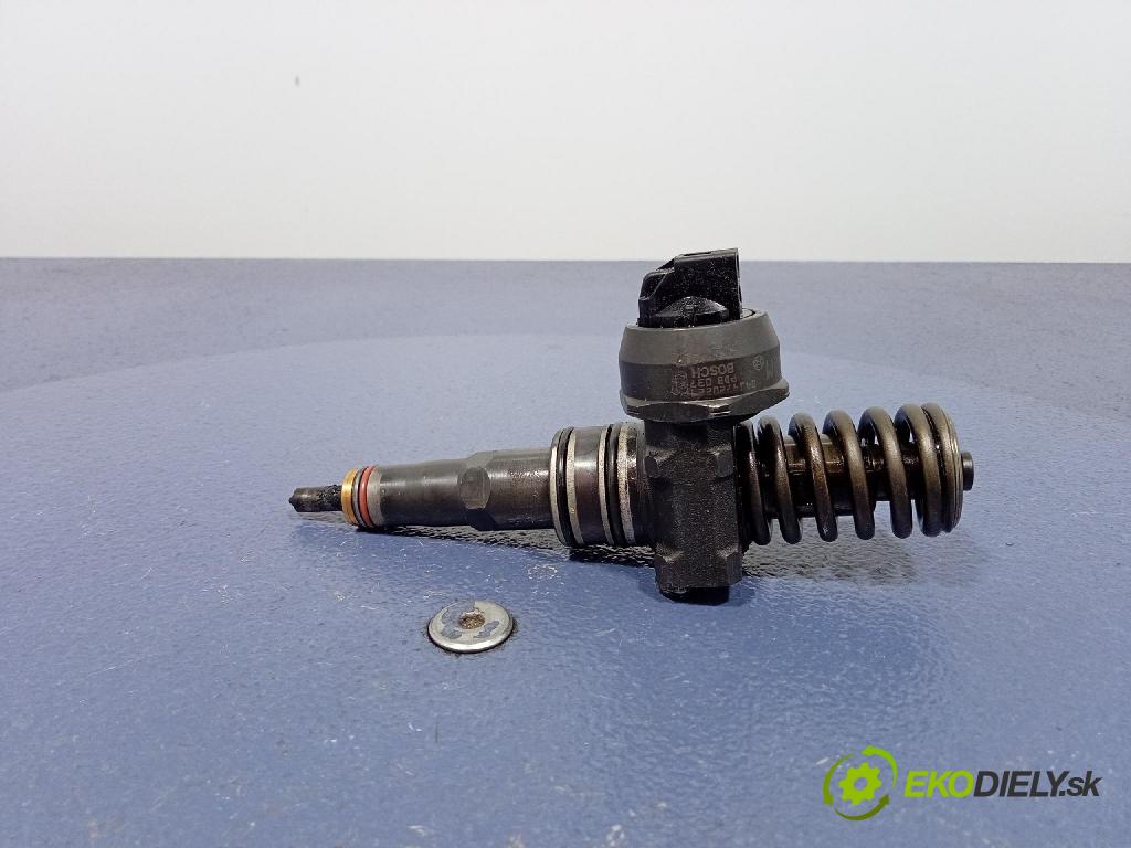 Audi A4 2006 vstrek 038130073BJ