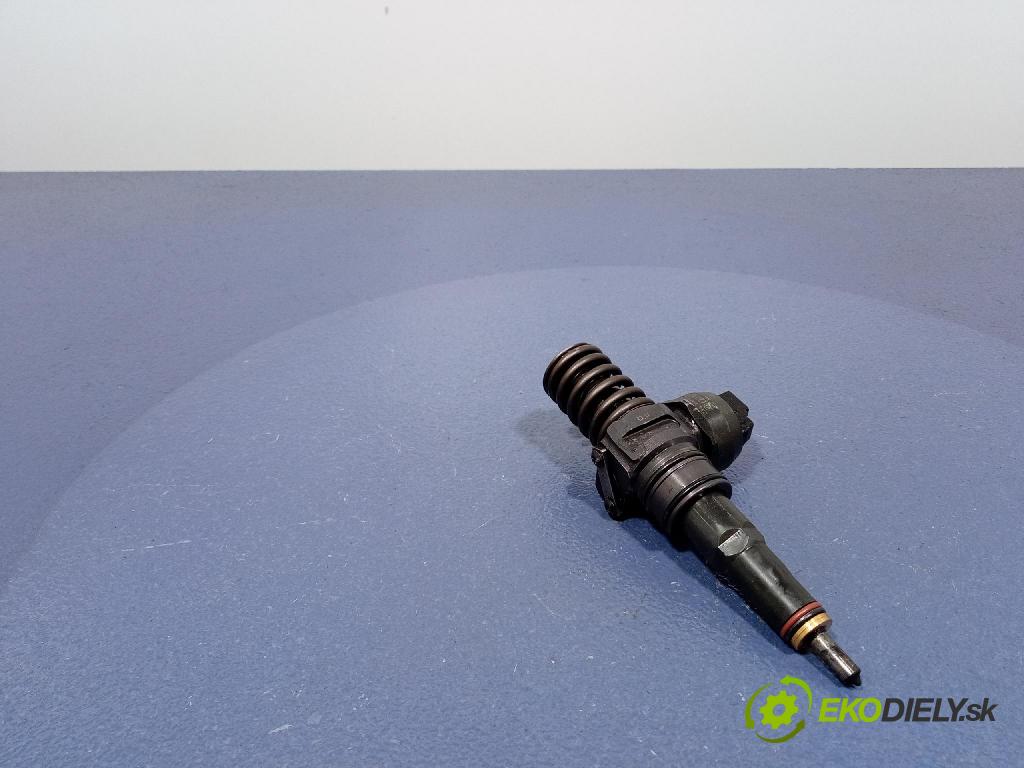 Audi A4 2006 vstrek 038130073BJ