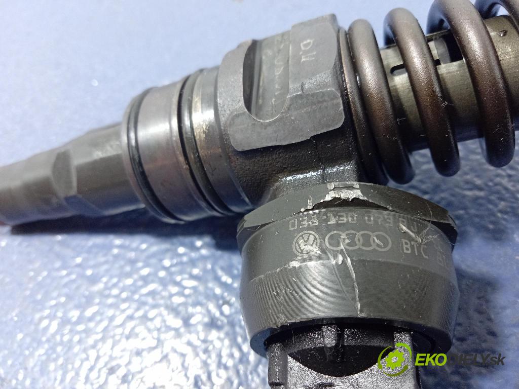 Audi A4 2006 vstrek 038130073BJ
