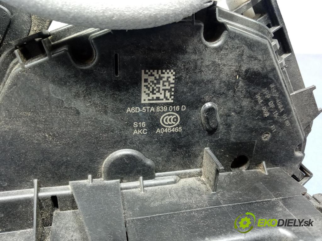 Skoda Superb 2016 zámek dveře Zad: v pravo: 5TA839016D