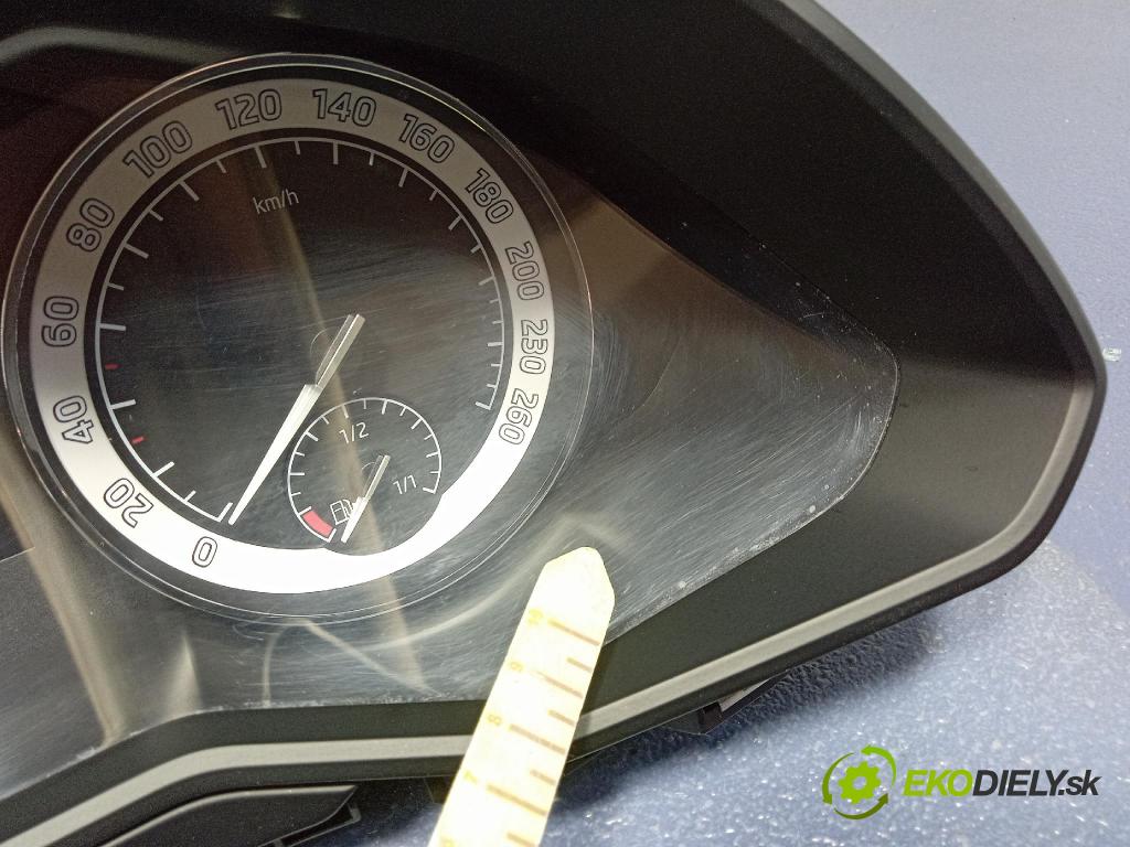 Skoda Superb 2016 Přístrojová deska 3V0920711A