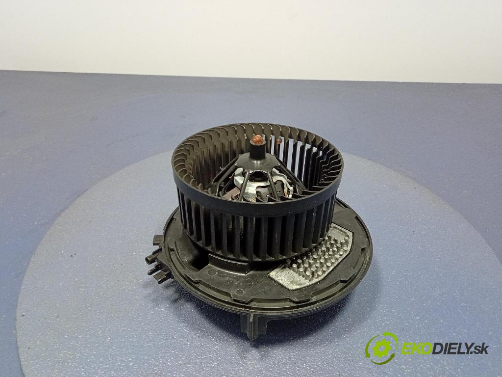 Skoda Superb 2016 ventilátor Vzduch: 3Q1819021A