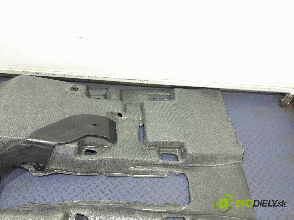 Toyota Rav-4 2020 koberec do auta 01