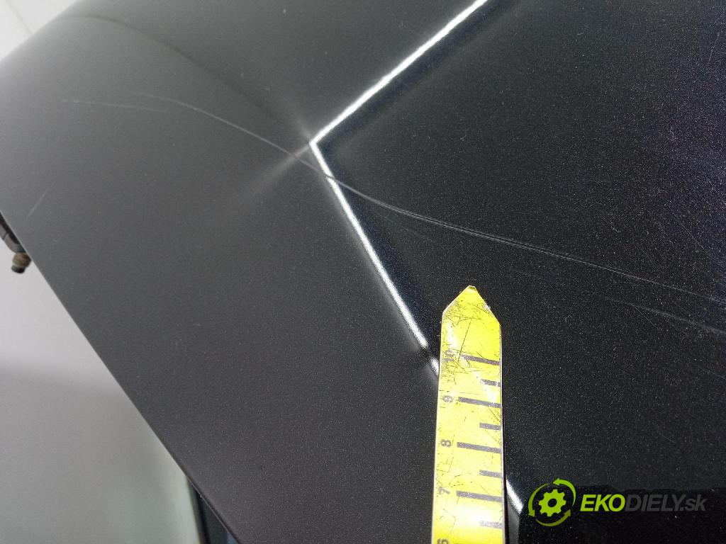 Skoda Superb 2016 zadní dveře kufra: kufr