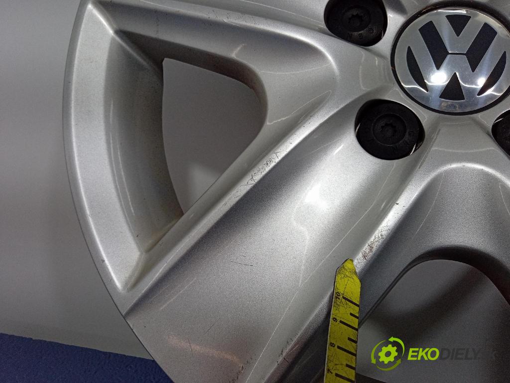 Vw Golf 2010 puklica kola: 5K0601147G