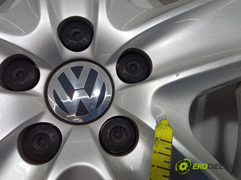 Vw Golf 2010 puklica kola: 5K0601147G