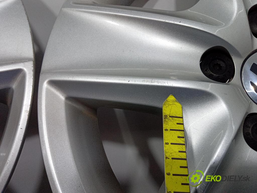Vw Golf 2010 puklica kola: 5K0601147G