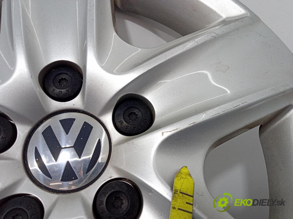 Vw Golf 2010 puklica kola: 5K0601147G